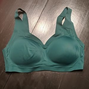 NWOT Victoria's Secret wireless bra